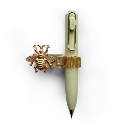 Clip Pluma Escarabajo